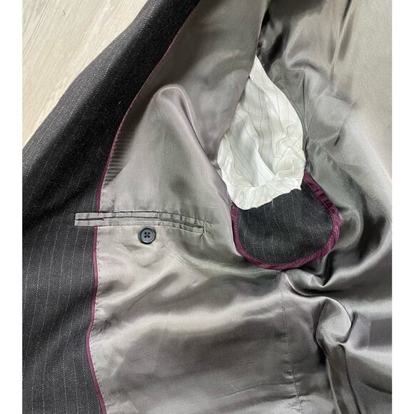 Banana Republic Men's 44R 2-Button Charcoal Pin Stripe Sport Coat Blazer Jacket - Picture 4 of 7